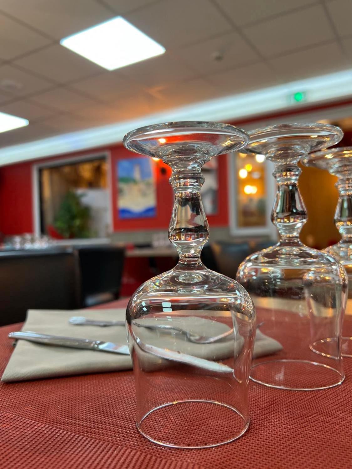 Au Petit Bonheur Hotel La Tranche-sur-Mer Ngoại thất bức ảnh