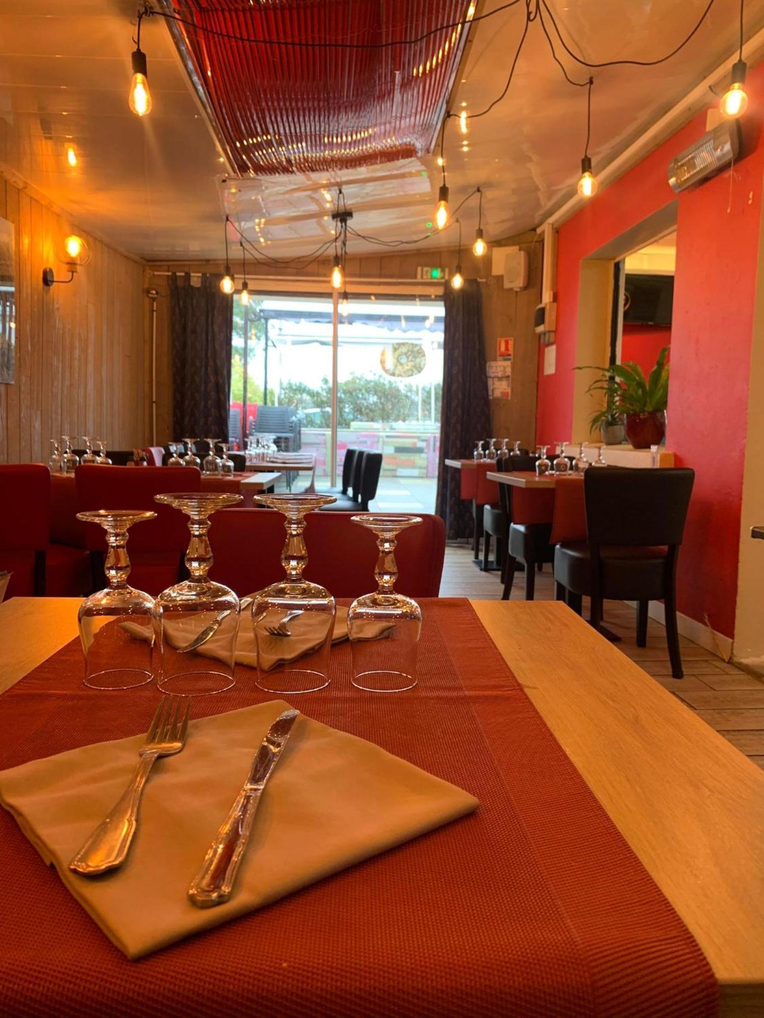 Au Petit Bonheur Hotel La Tranche-sur-Mer Ngoại thất bức ảnh
