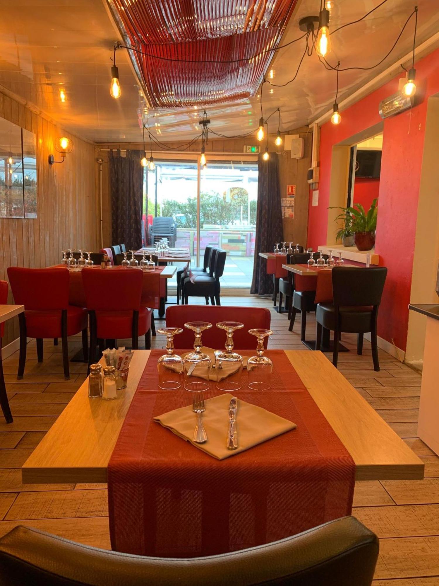 Au Petit Bonheur Hotel La Tranche-sur-Mer Ngoại thất bức ảnh