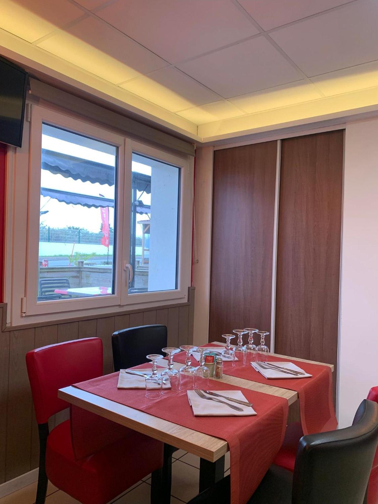 Au Petit Bonheur Hotel La Tranche-sur-Mer Ngoại thất bức ảnh