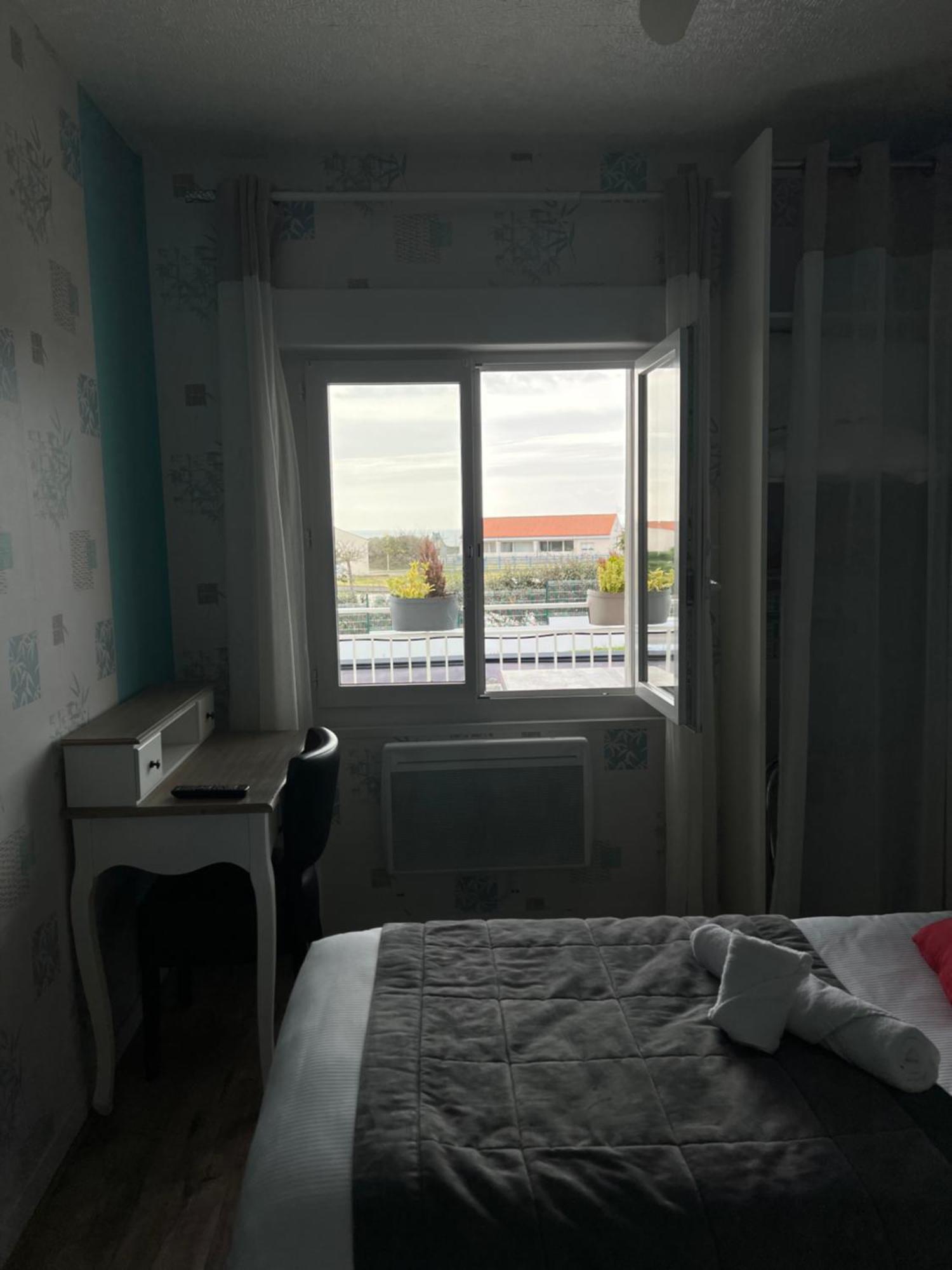 Au Petit Bonheur Hotel La Tranche-sur-Mer Ngoại thất bức ảnh