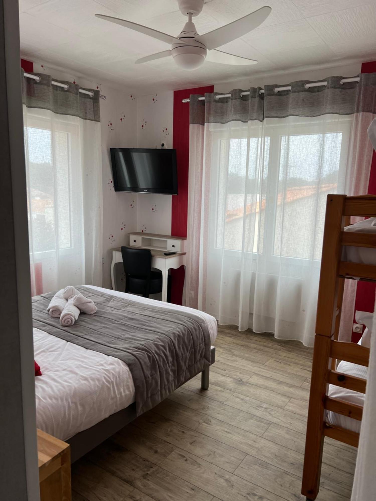 Au Petit Bonheur Hotel La Tranche-sur-Mer Ngoại thất bức ảnh