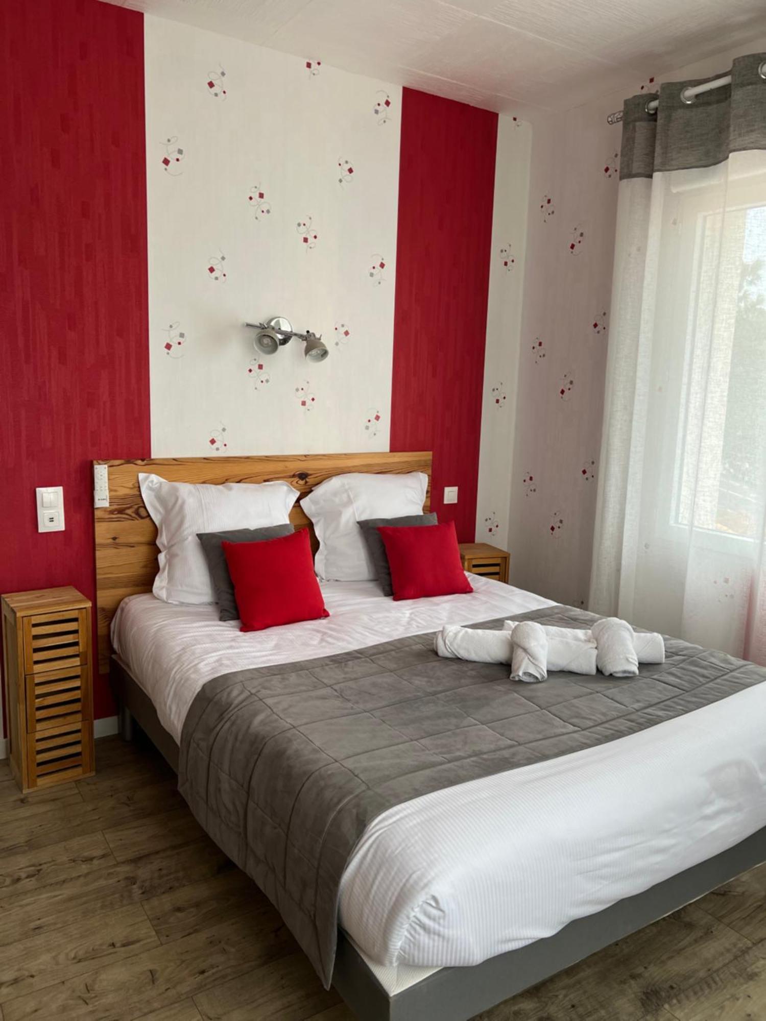 Au Petit Bonheur Hotel La Tranche-sur-Mer Ngoại thất bức ảnh