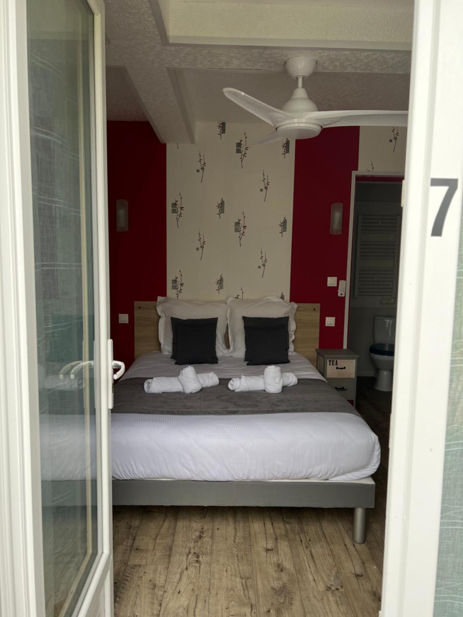 Au Petit Bonheur Hotel La Tranche-sur-Mer Ngoại thất bức ảnh
