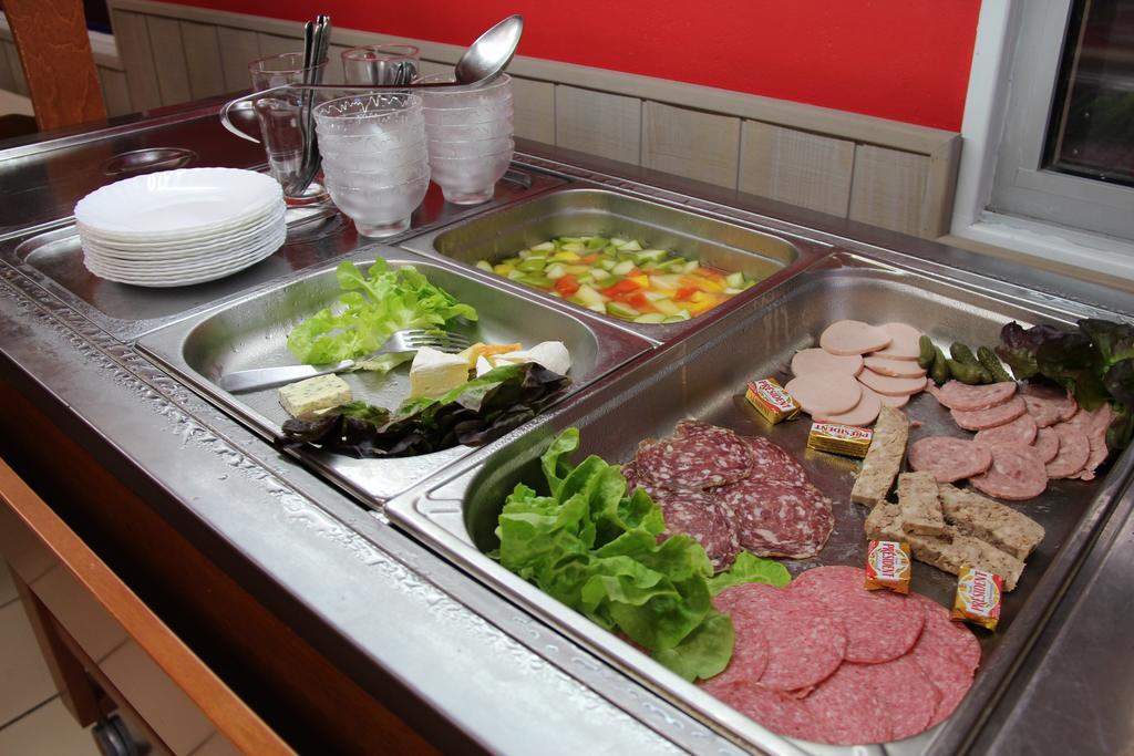 Au Petit Bonheur Hotel La Tranche-sur-Mer Ngoại thất bức ảnh